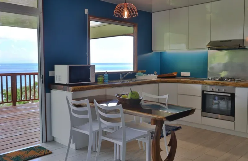 Le bleu lagon dans la cuisine